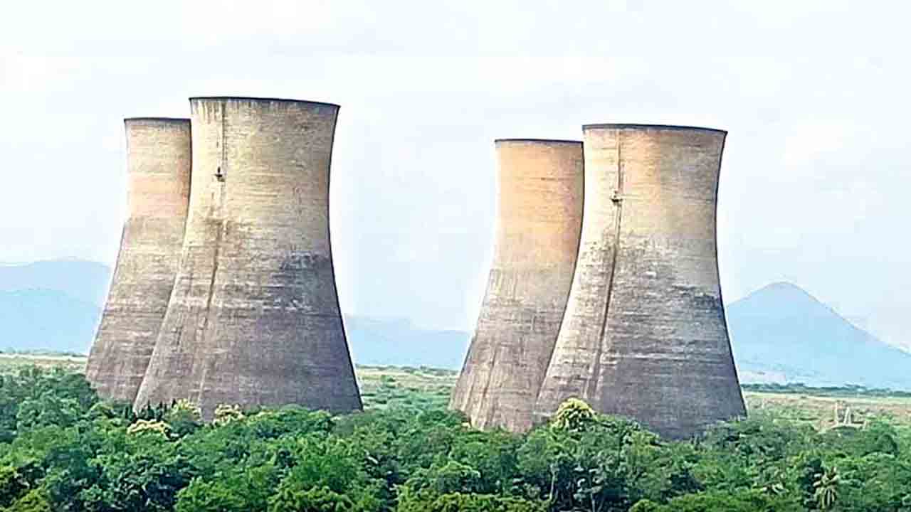 KTPS | కేటీపీఎస్‌ పాత ప్లాంట్‌ కూలింగ్‌ టవర్ల కూల్చివేత.. వీడియో