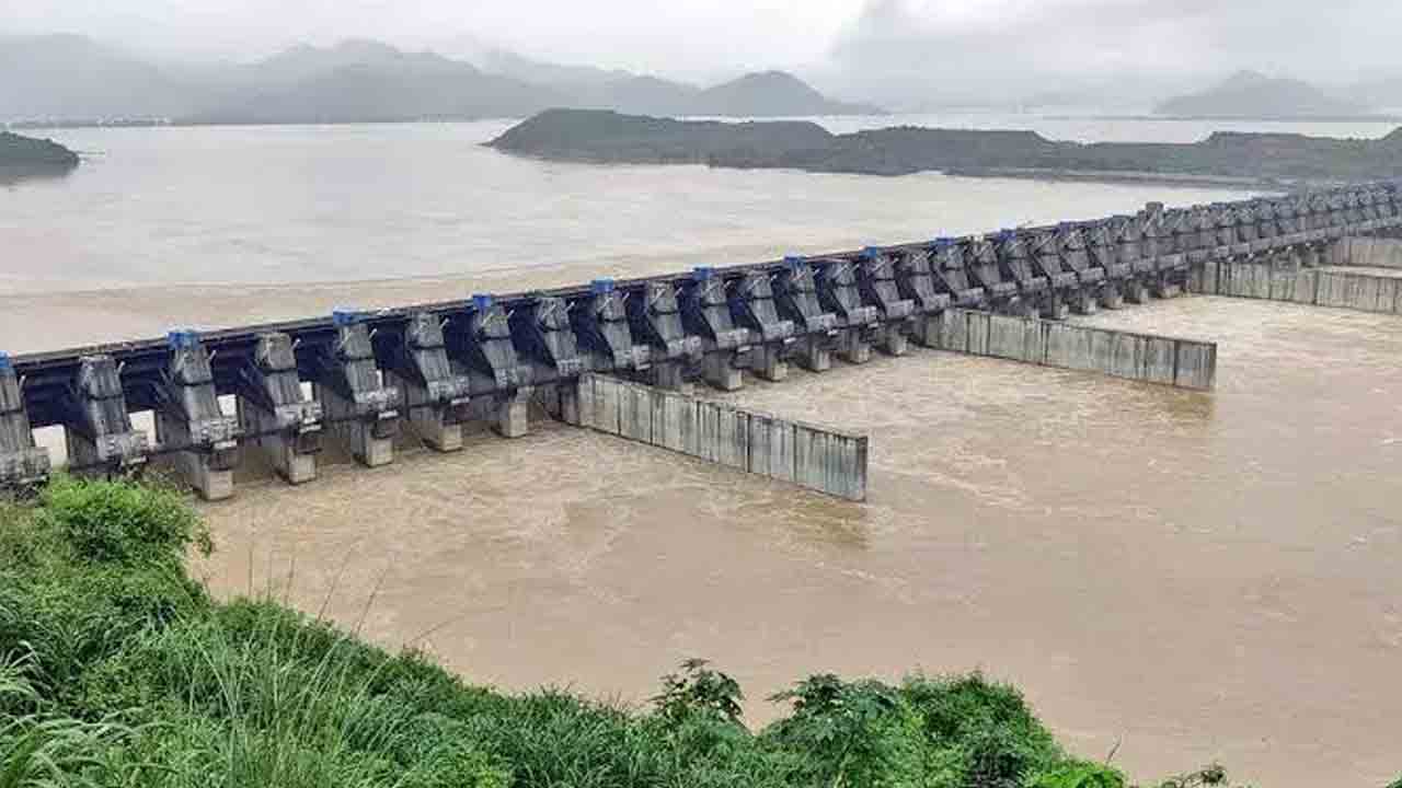 Polavaram Files | ఏపీలో కలకలం.. ప్రభుత్వ దస్త్రాల దహనం.. తాజాగా పోలవరం ఫైళ్లు