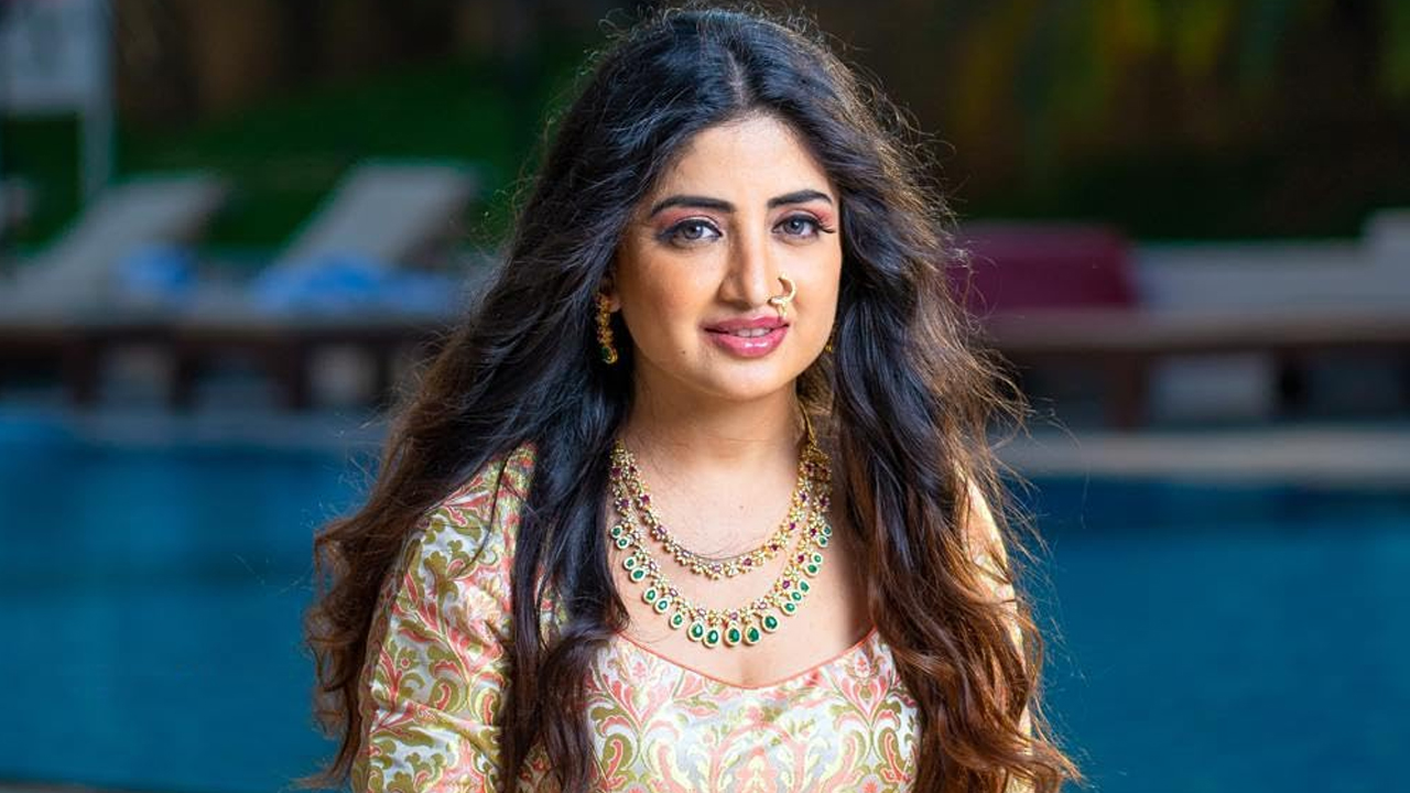 Poonam Kaur | ఆ దర్శకుడు ఒక అమ్మాయిని మోసం చేసి గర్భవతిని చేశాడు : పూనమ్ కౌర్