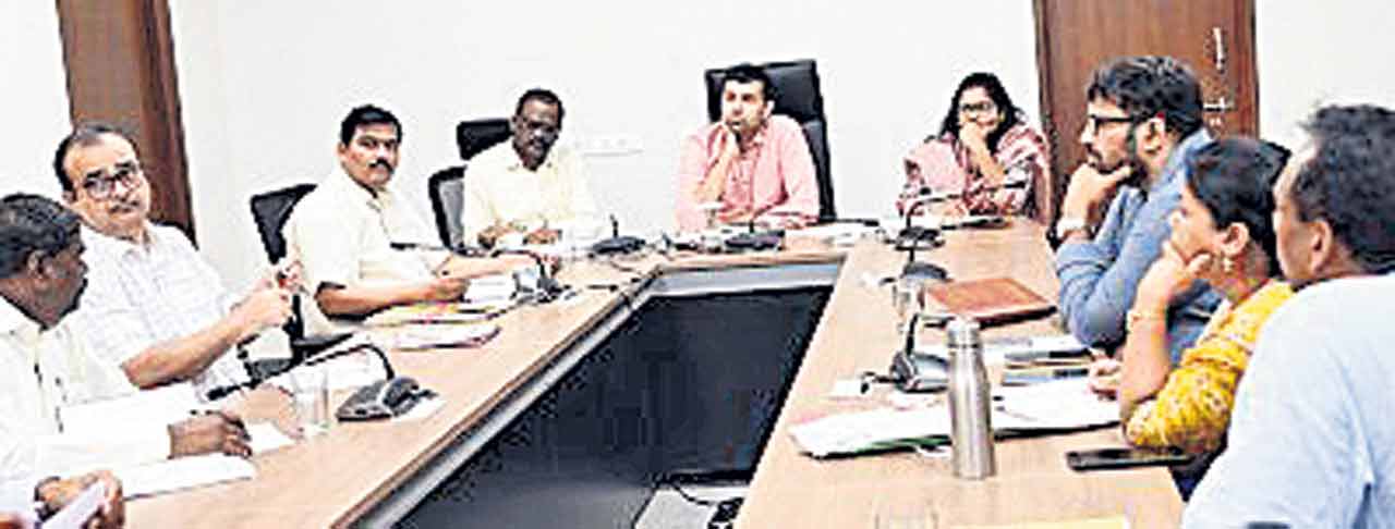 స్వచ్ఛదనం-పచ్చదనాన్ని సక్సెస్ చేయాలి