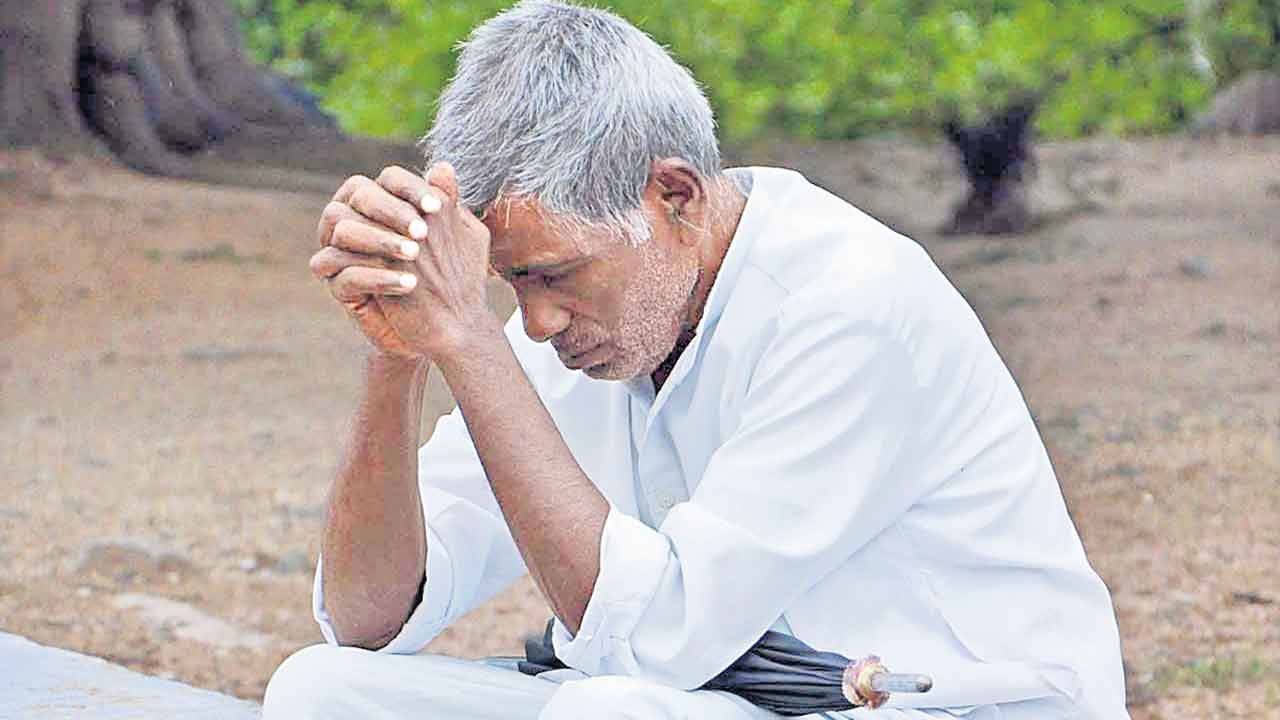 రేషన్‌ కార్డున్నా.. మాపీ సున్నా!