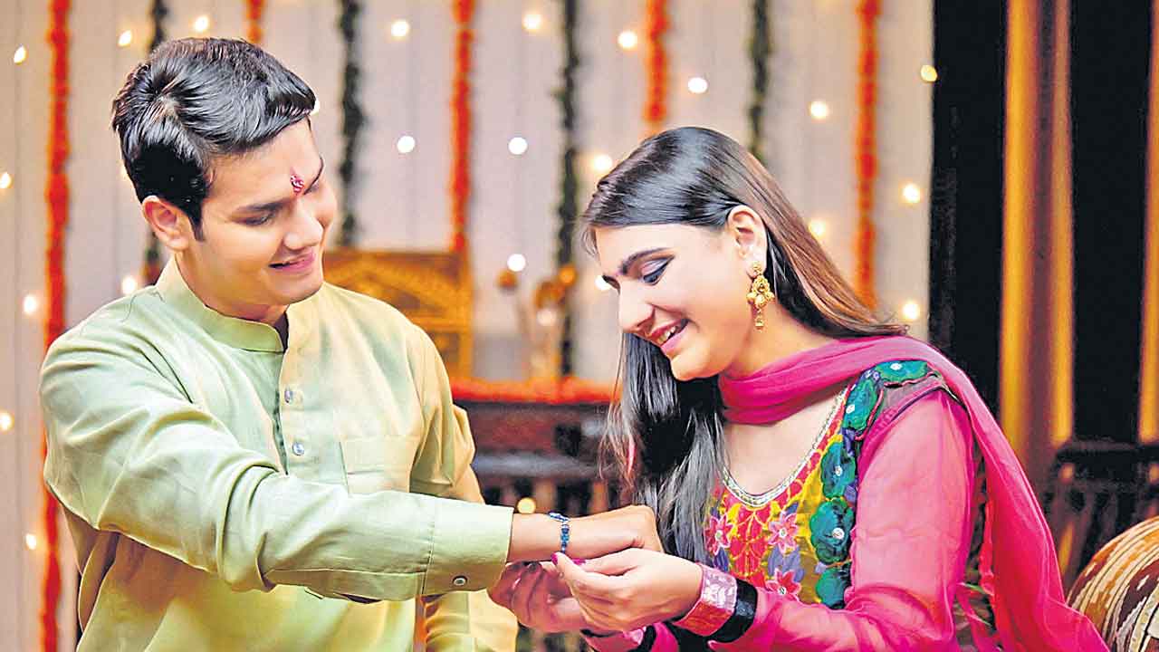 Rakhi Pournami | బ్రో! ఒక్కసారి ఆఫ్‌లైన్‌లోకి రా..!