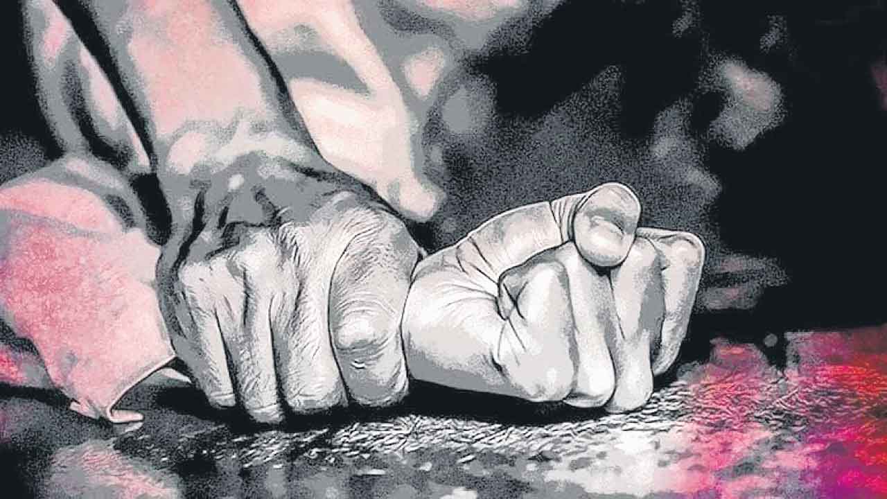 బంగ్లాదేశ్‌లో హిందూ మహిళపై రేప్‌.. 35 వేలు అప్పు తీర్చనందుకు ఘాతుకం