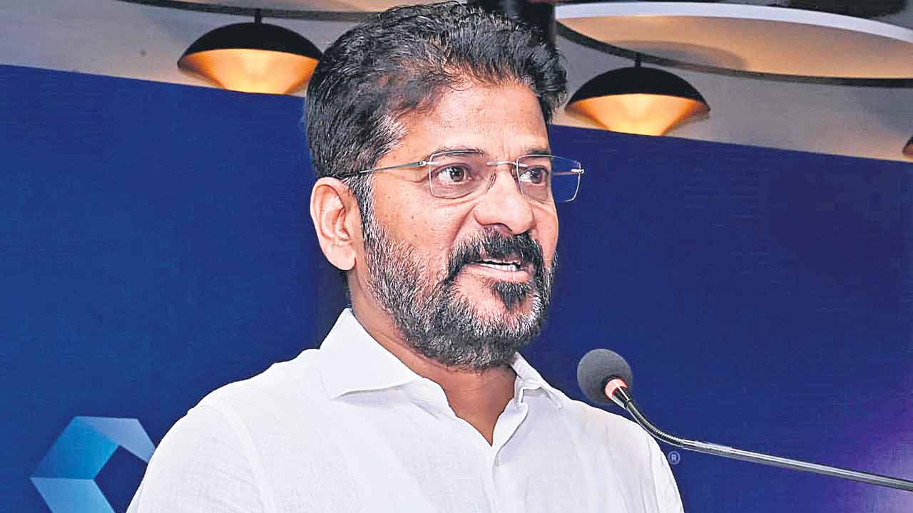 పొరుగు రాష్ర్టాలతో కాదు.. ప్రపంచంతోనే మా పోటీ