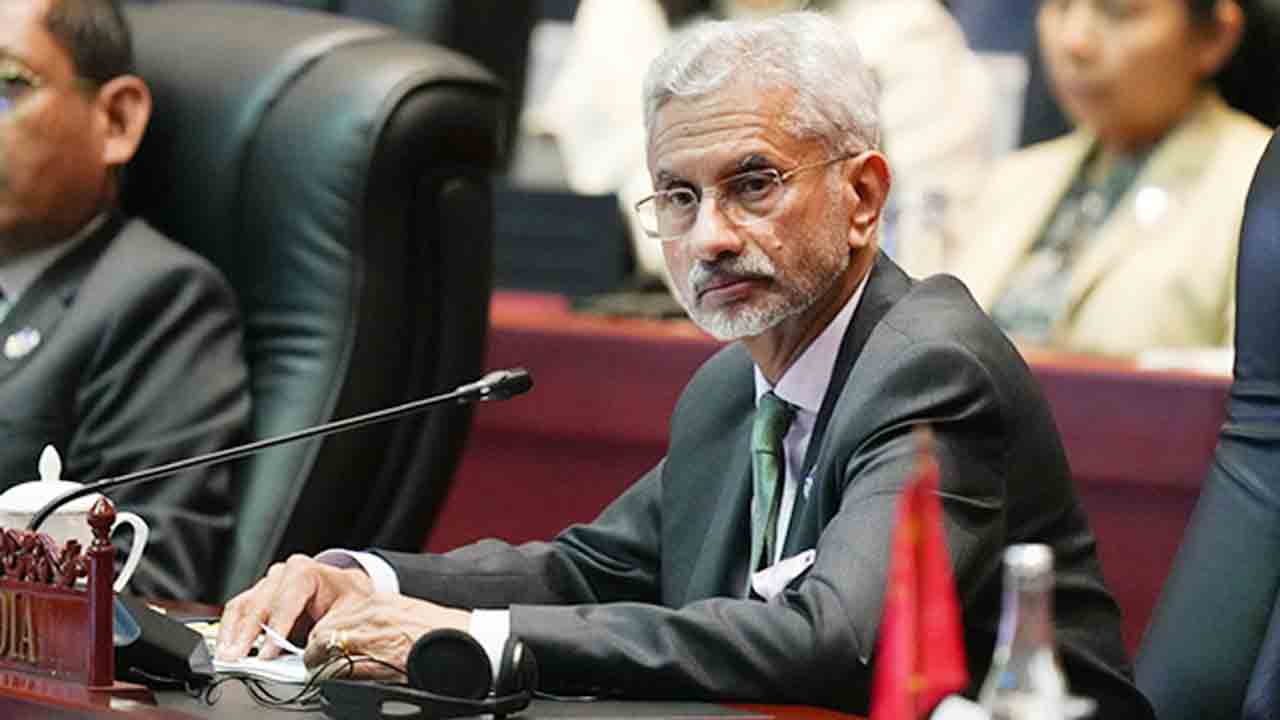 Bangladesh Crisis | బంగ్లాదేశ్లో రాజకీయ అస్థిర పరిస్థితులు.. పార్లమెంట్లో ప్రకటన చేయనున్న కేంద్రం