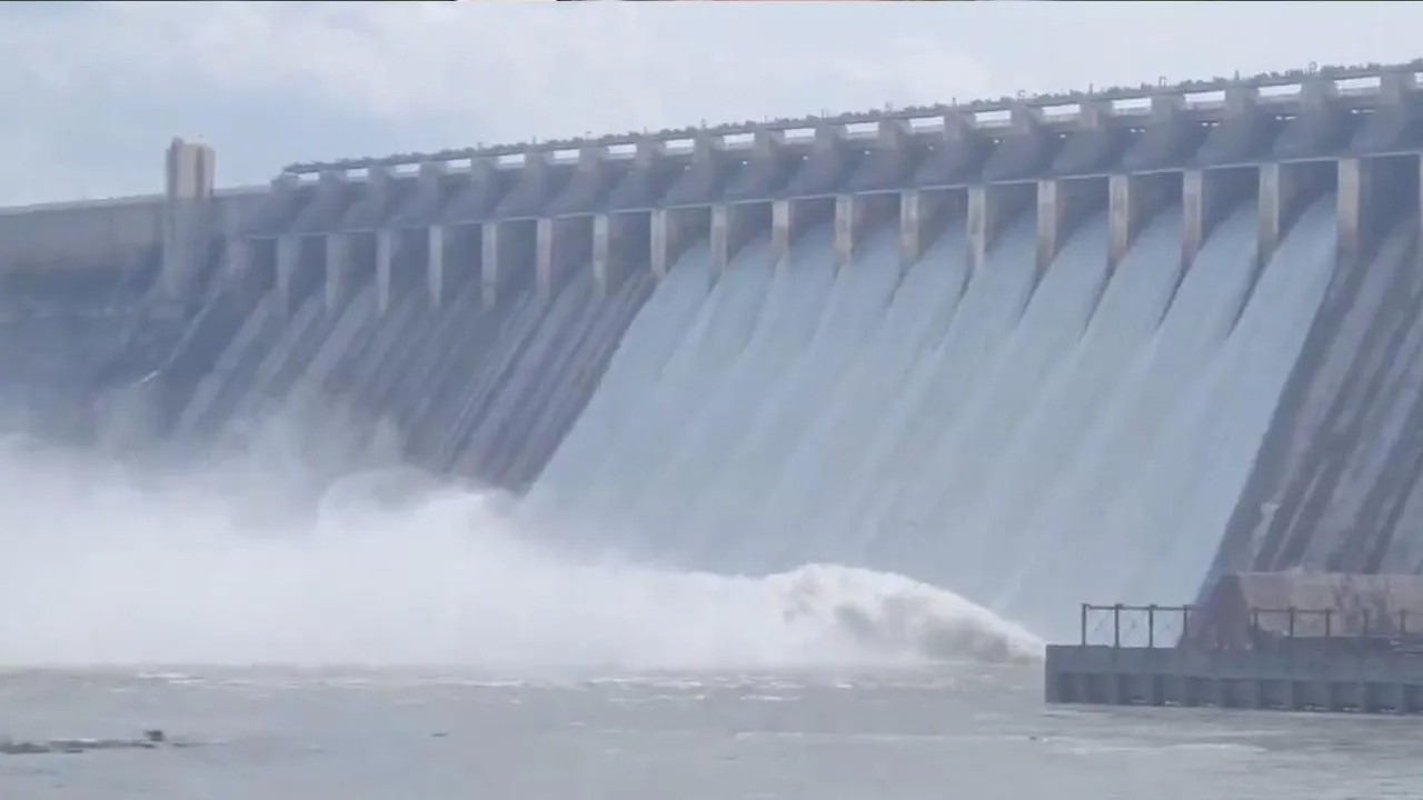 Sagar Dam | నాగార్జున సాగర్‌కు వరద ప్రవాహం.. 16గేట్లు ఎత్తివేసిన అధికారులు
