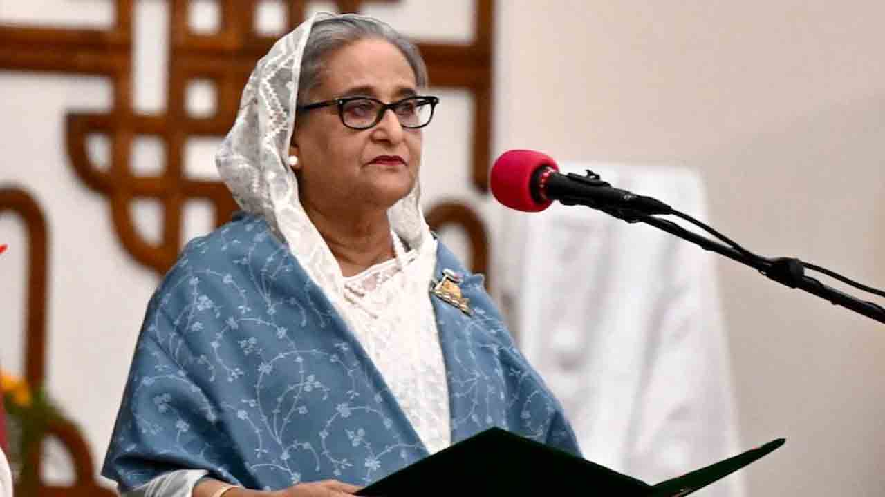 Sheikh Hasina | భారత్‌ చేరుకున్న షేక్‌ హసీనా.. అగర్తలలో ల్యాండ్‌