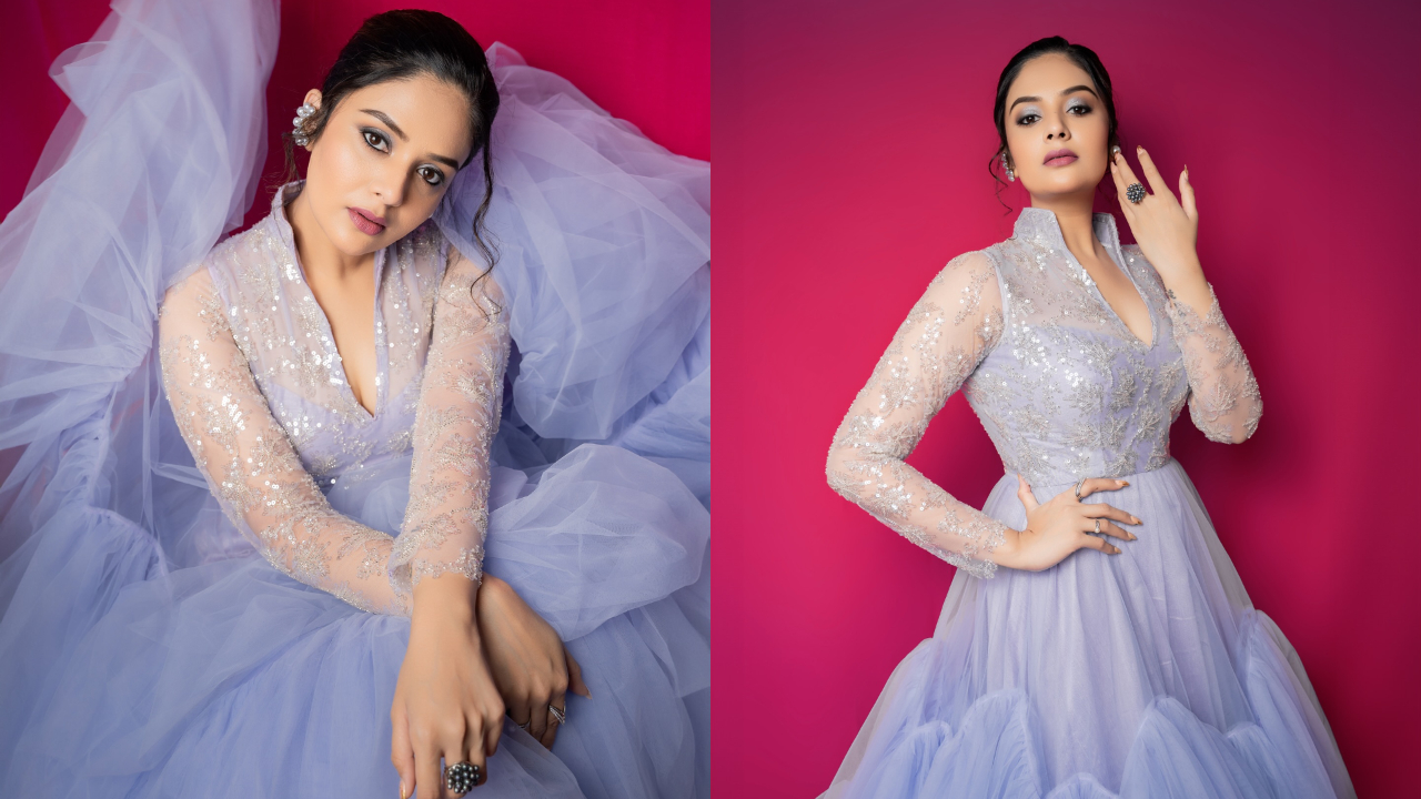 Sreemukhi | కుర్రాళ్ల మ‌తి చెడగొడుతున్న శ్రీ‌ముఖి