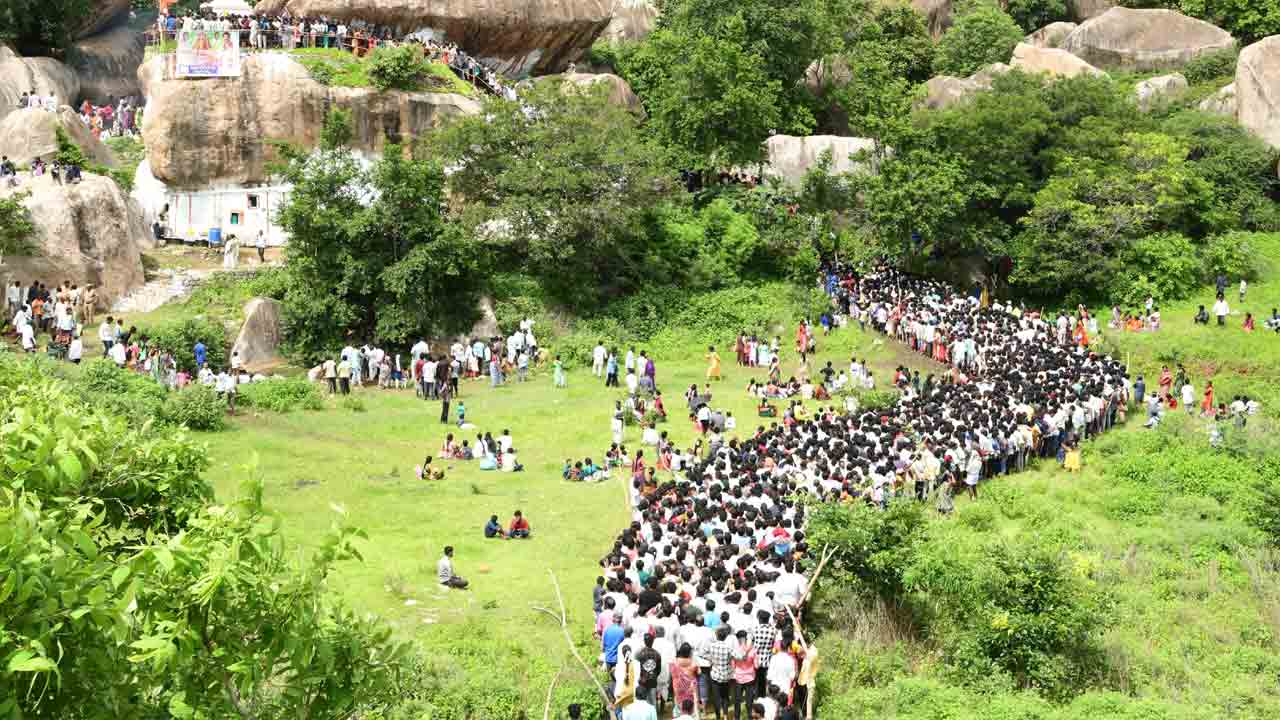 ‘కొండ’ంత జనం