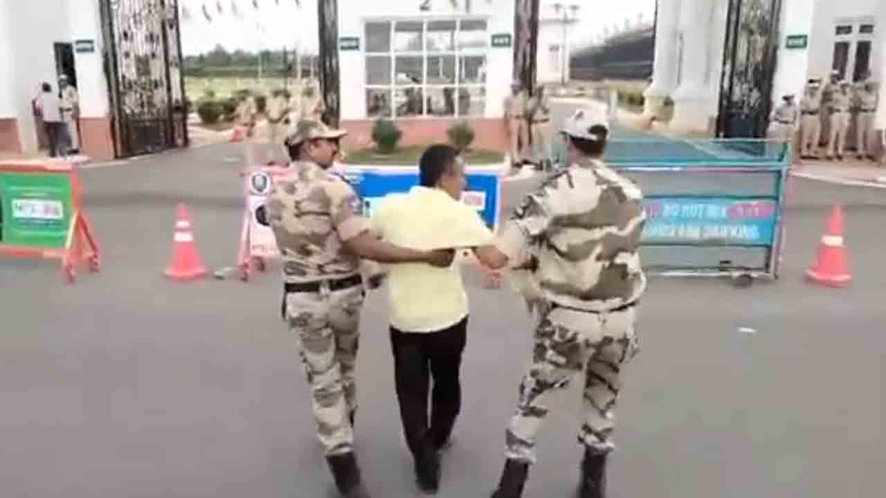 Telangana Sarpanch JAC | సచివాలయాన్ని ముట్టడించిన సర్పంచులు.. అరెస్ట్‌