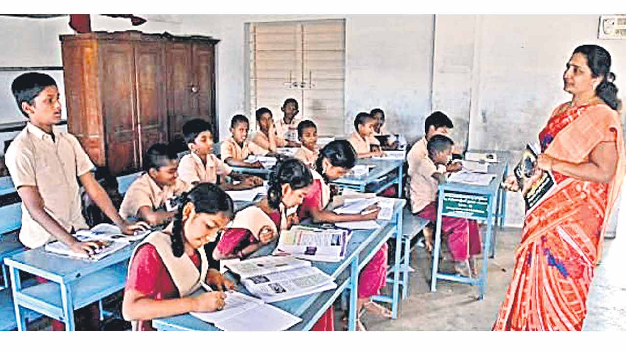 Telangana | వేతనాలివ్వలేం జర ఓపిక పట్టండి.. 2008 డీఎస్సీ ఉద్యోగాలపై ప్రభుత్వం నాన్చుడు!