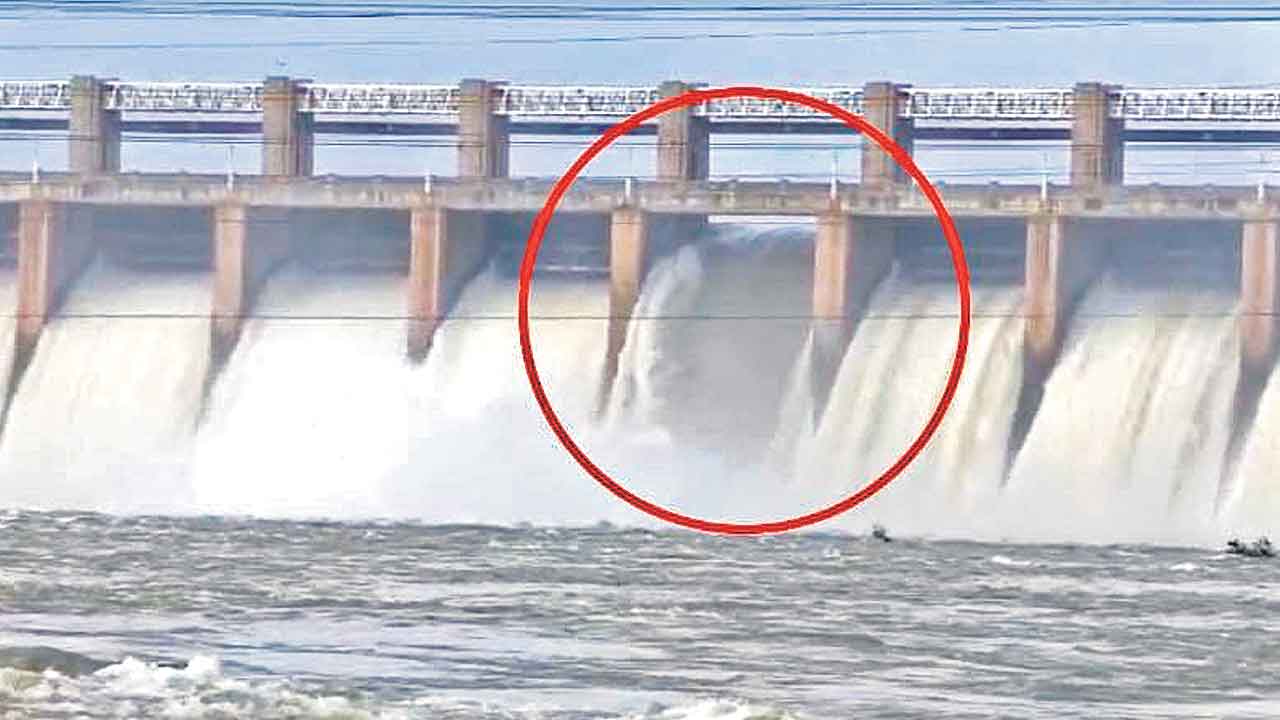 Tungabhadra Dam | కొట్టుకుపోయిన తుంగభద్ర గేటు.. ఆంధ్రప్రదేశ్‌లోని కర్నూలు జిల్లా అప్రమత్తం