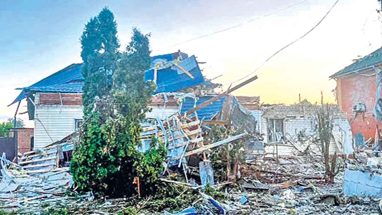 Ukrainian-Russia War | కీలక మలుపు.. ఉక్రెయిన్‌ ఆధీనంలో రష్యా పట్టణం