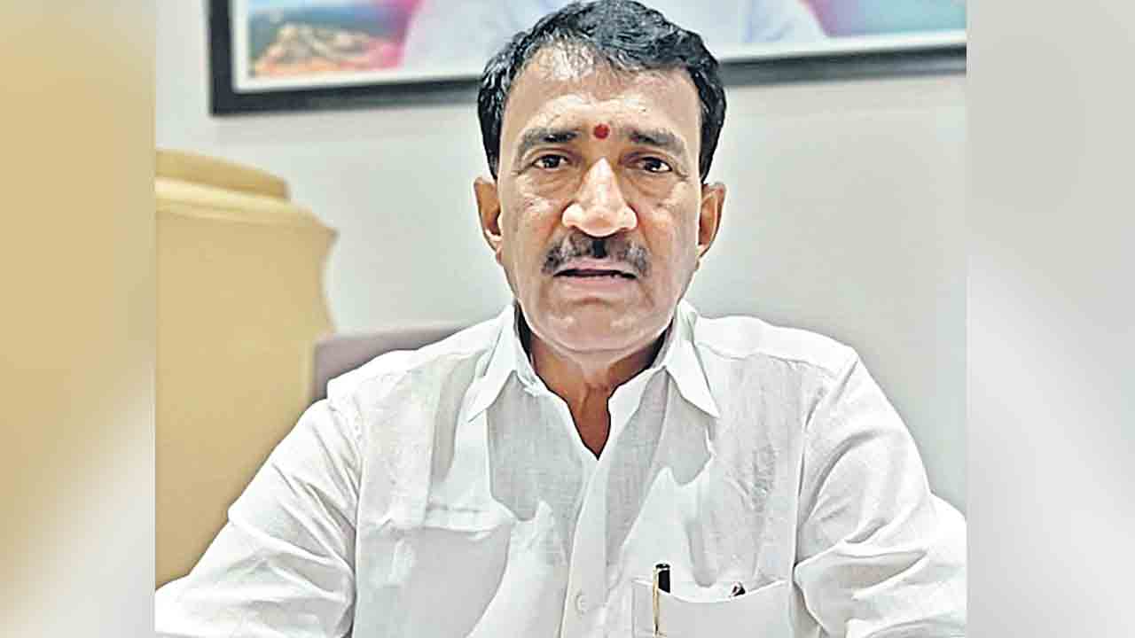 దమ్ముంటే రూ.170 కోట్ల నిధులు వెనక్కి తేవాలి