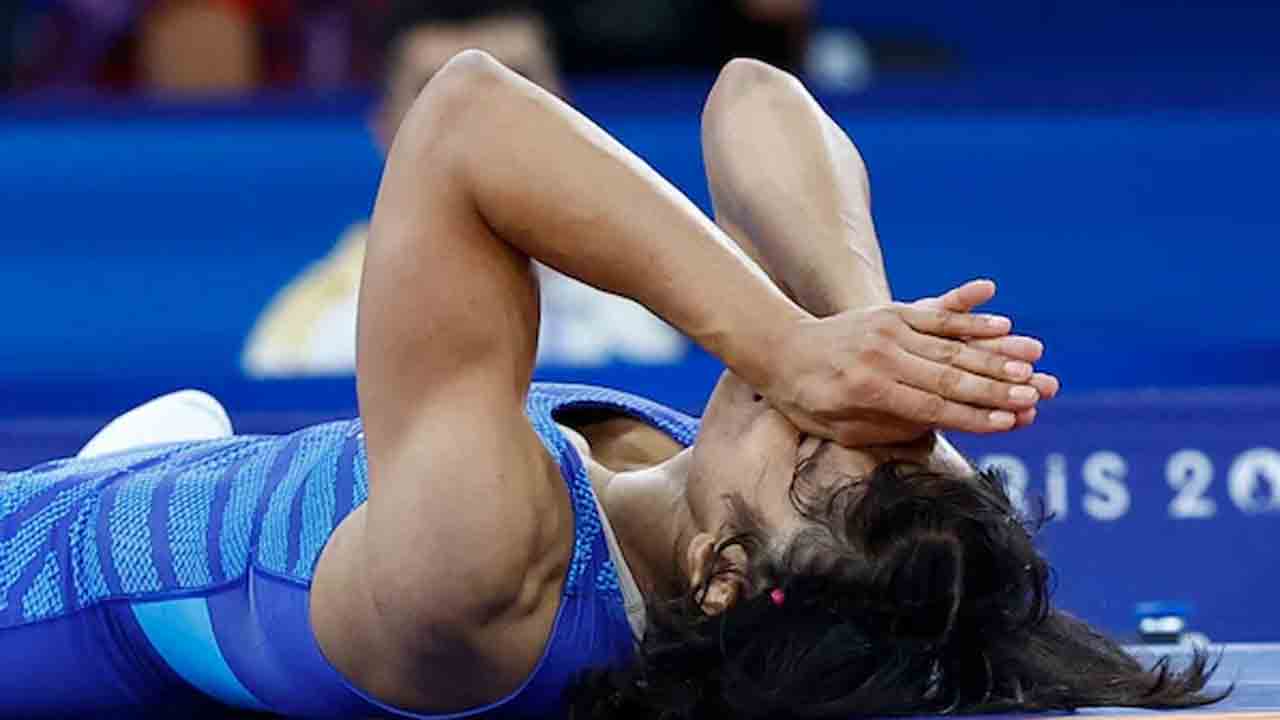 Vinesh Phogat | తీవ్ర అస్వస్థతతో ఆసుపత్రిలో చేరిన వినేశ్‌ ఫొగాట్‌..?