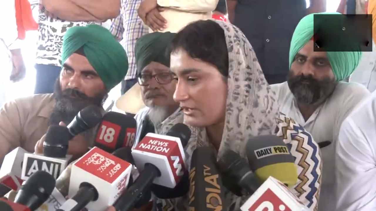 Vinesh Phogat | ఇక్కడ పాలిటిక్స్‌ మాట్లాడితే వారి పోరాటాన్ని వృథా చేసినట్టే : రెజ్లర్ వినేశ్‌ ఫోగట్‌