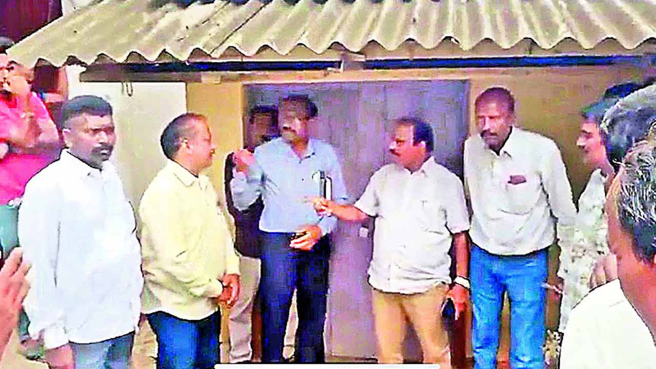 మందుల్లేవ్‌.. పరీక్షల్లేవ్‌