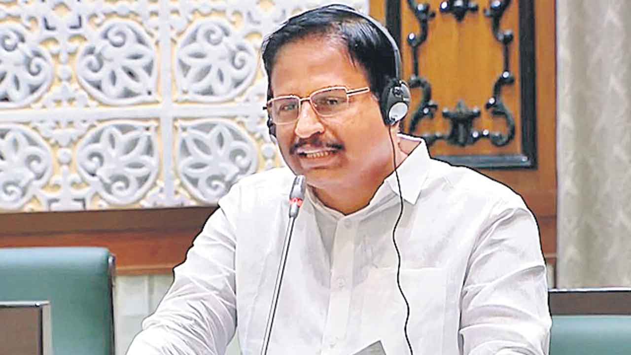 పింఛన్‌ నెల లేటైతే బ్రహ్మాండం బద్ధలైతదా?