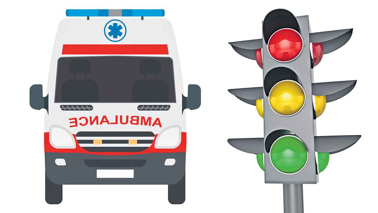 Ambulance | ఎమర్జెన్సీ కాకున్నా సైరన్‌.. చిన్నచిన్న కారణాలకే మోగిస్తూ దూసుకెళ్తున్న అంబులెన్స్‌లు