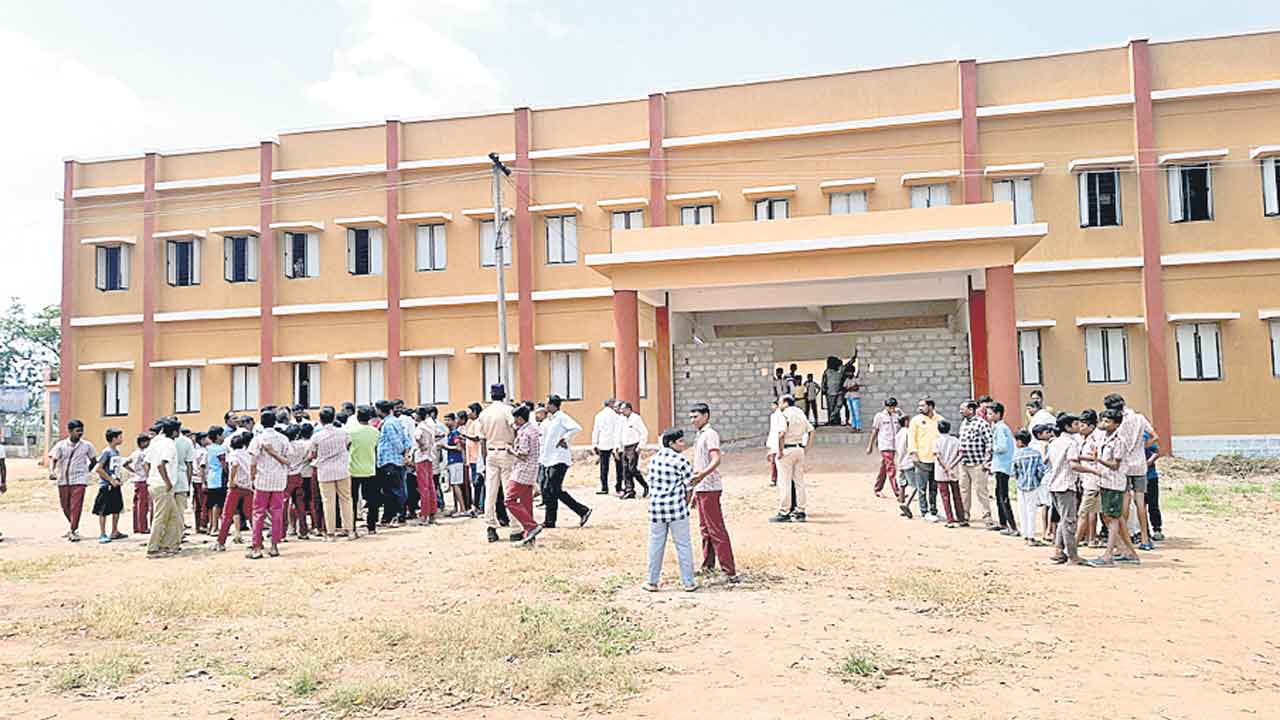 పెద్దాపూర్‌ గురుకులంలో మృత్యుఘోష