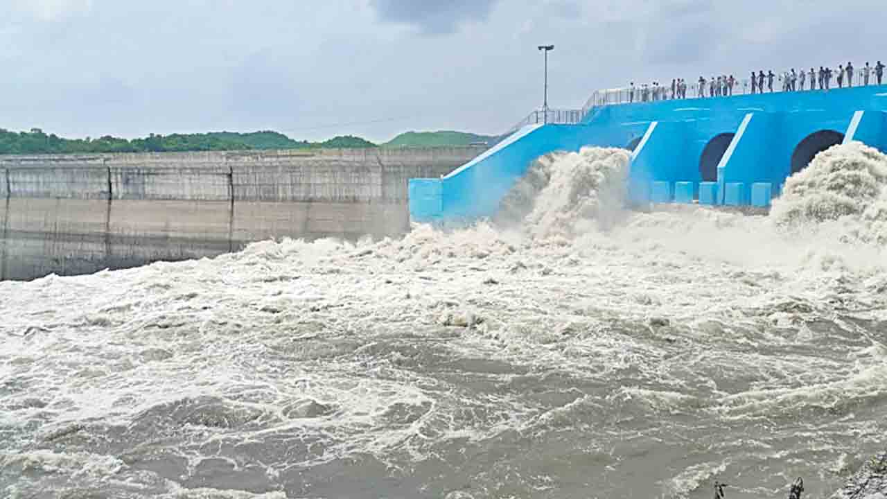 ఎత్తిపోతలు షురూ..