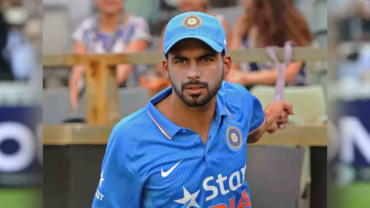 Barinder Sran | బాక్సింగ్ వదిలేసి క్రికెట‌ర్‌గా.. 31 ఏండ్ల‌కు ఆట‌కు వీడ్కోలు