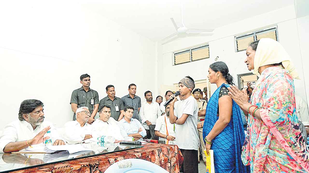 విద్యార్థుల మృతి కలచివేసింది