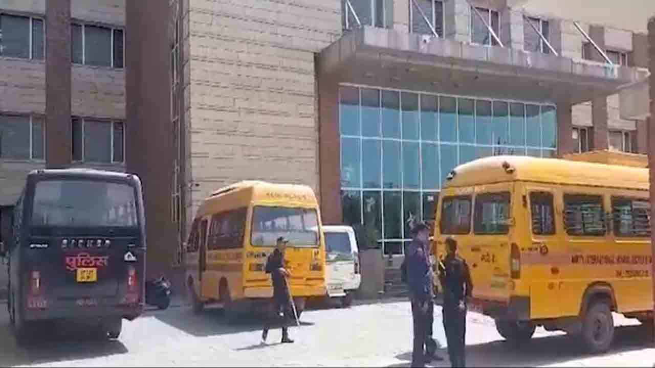 Bomb Threat | స్కూల్‌కు వెళ్లడం ఇష్టంలేక.. బాంబు బెదిరింపు మెయిల్‌ పంపిన విద్యార్థి