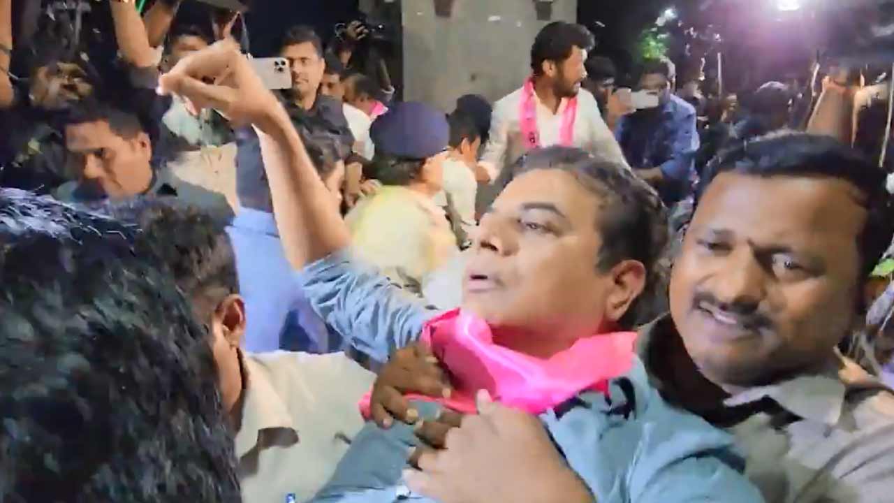 BRS | గన్‌పార్క్‌ వద్ద ఉద్రిక్తత.. బీఆర్‌ఎస్‌ ఎమ్మెల్యేలను అక్రమంగా అరెస్టు చేసిన పోలీసులు