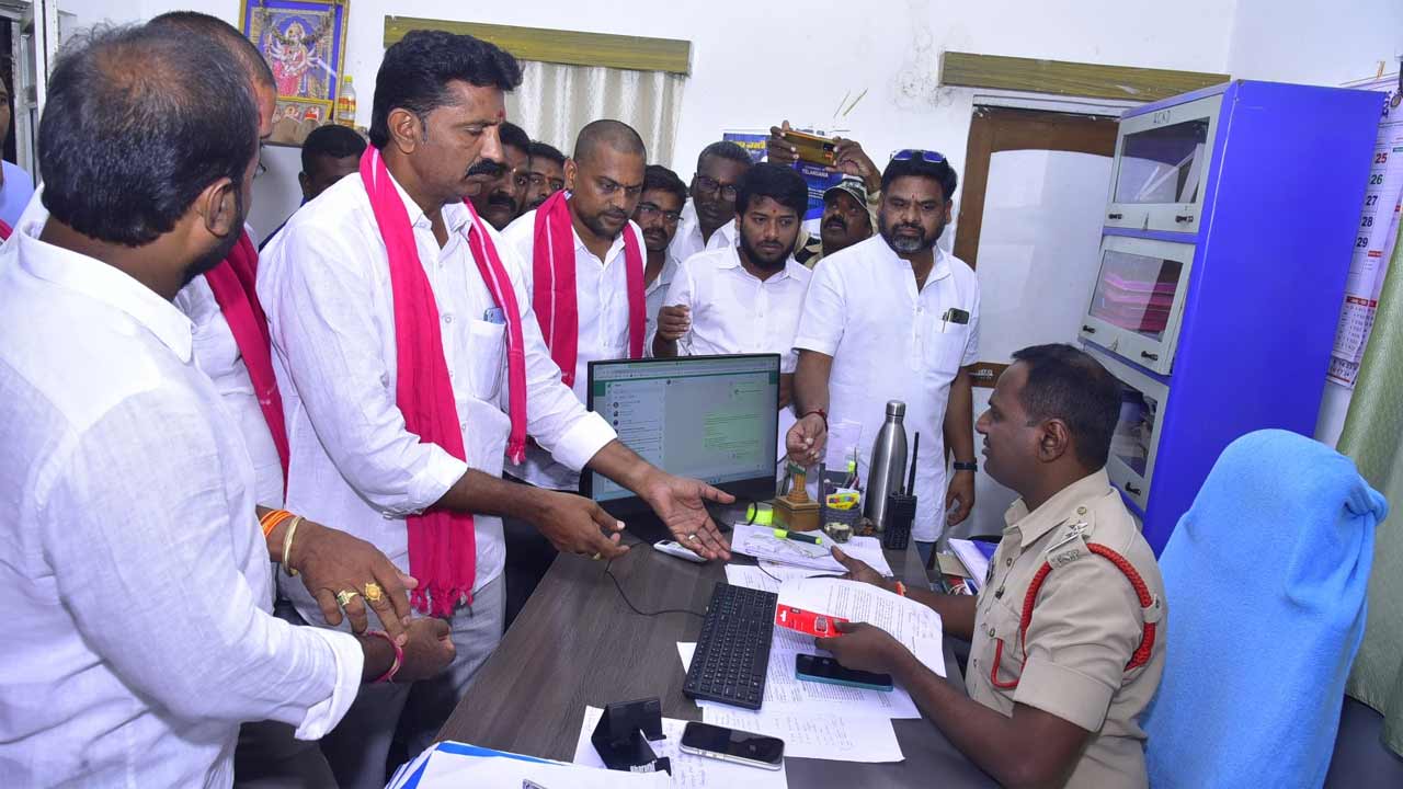 సీఎం రేవంత్‌ రెడ్డిపై యాదగిరిగుట్ట, భువనగిరి పీఎస్‌లో బీఆర్‌ఎస్‌ ఫిర్యాదు