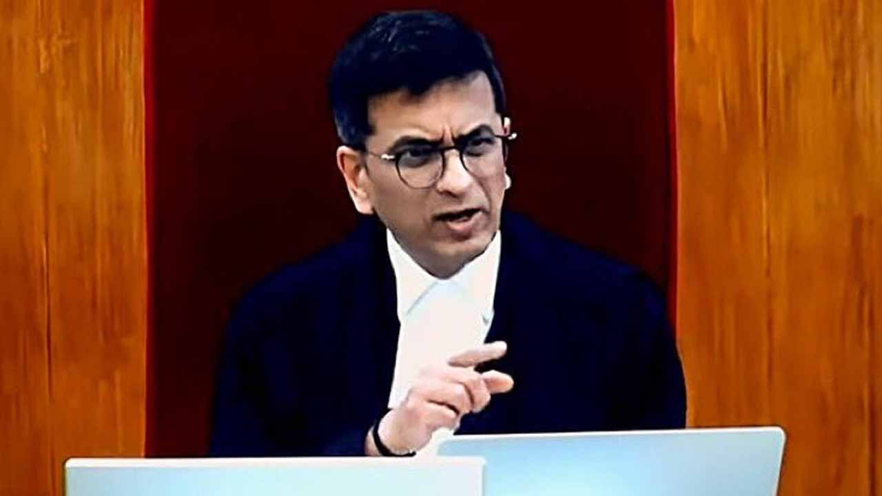 CJI DY Chandrachud: ప్ర‌భుత్వ ఆస్ప‌త్రిలో నేల‌పై ప‌డుకున్నా: చీఫ్ జ‌స్టిస్ డీవై చంద్ర‌చూడ్‌