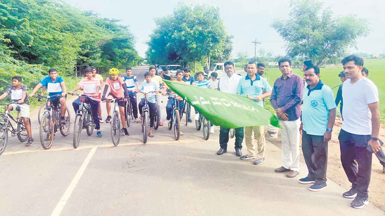 ఉమ్మడి జిల్లా సైక్లింగ్‌ పోటీలకు స్పందన