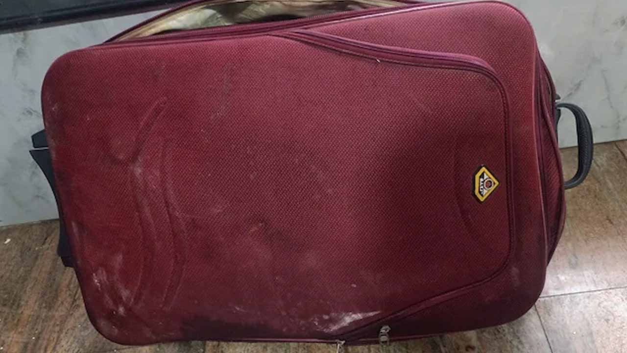 Dadar Railway Station:  సూట్‌కేసులో డెడ్‌బాడీ.. దాద‌ర్ రైల్వే స్టేష‌న్‌లో గుర్తింపు.. ఇద్ద‌రి అరెస్టు