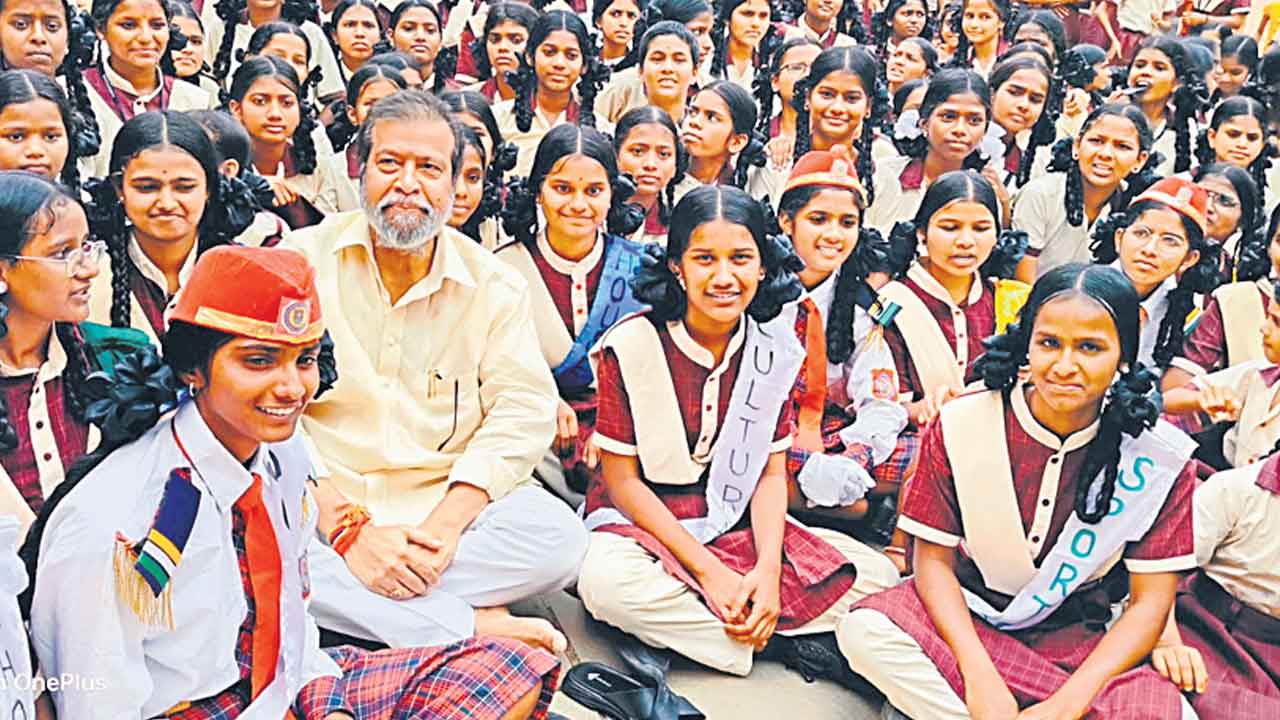 మౌలికవసతుల కల్పనకు కృషి