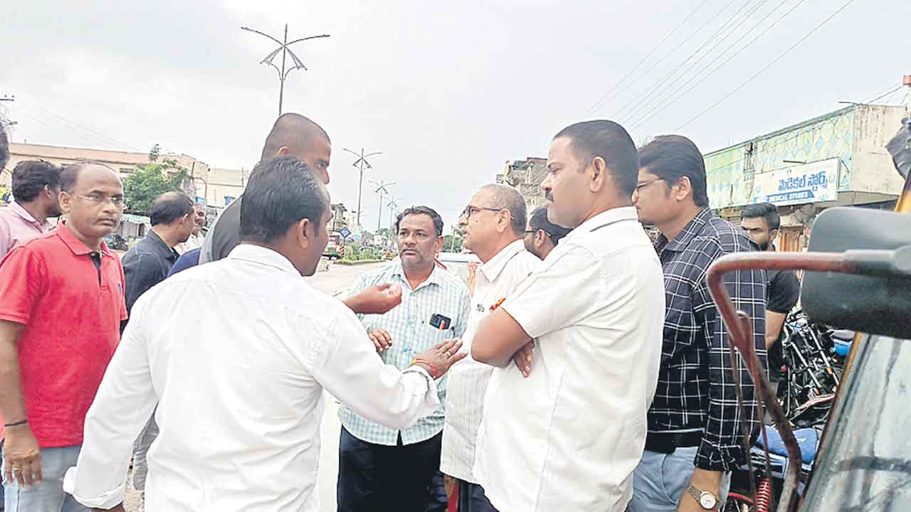 ఎంపీవోపై వేటు వేయాల్సిందే!