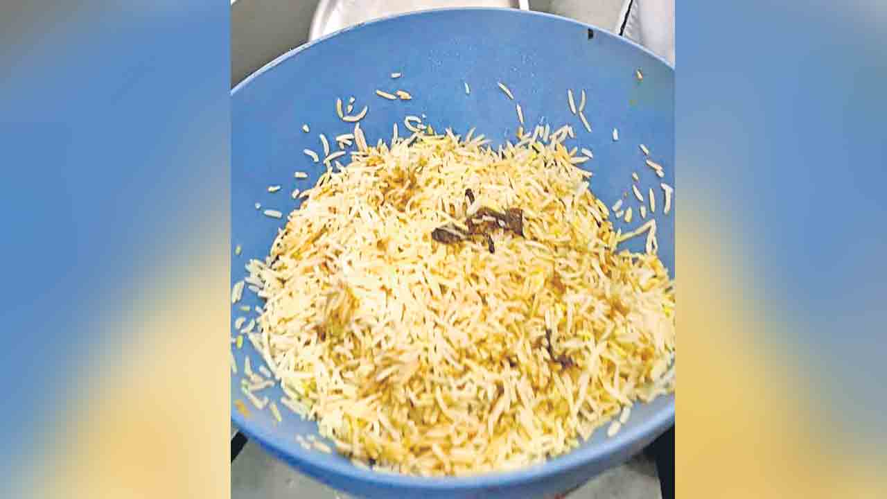 ఛీకెన్‌ బిర్యానీ ప్రజారోగ్యంతో చెలగాటం