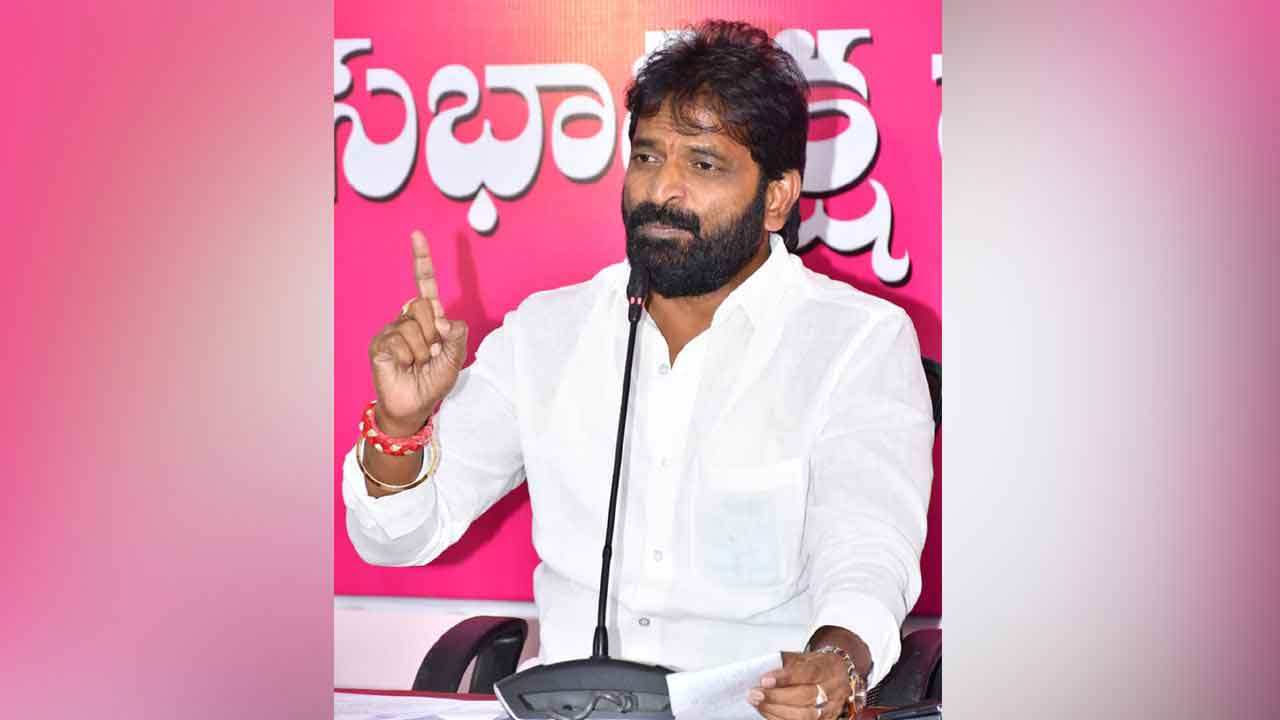 జనగామ జిల్లాకు సర్వాయి పాపన్న పేరుపెట్టాలి