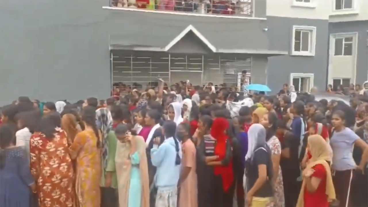 AP News | అమ్మాయిలు ఆందోళన చెందాల్సిన అవసరం లేదు.. కృష్ణా జిల్లా ఎస్పీ ప్రకటనతో కాలేజీలో మిన్నంటిన ఆందోళనలు!