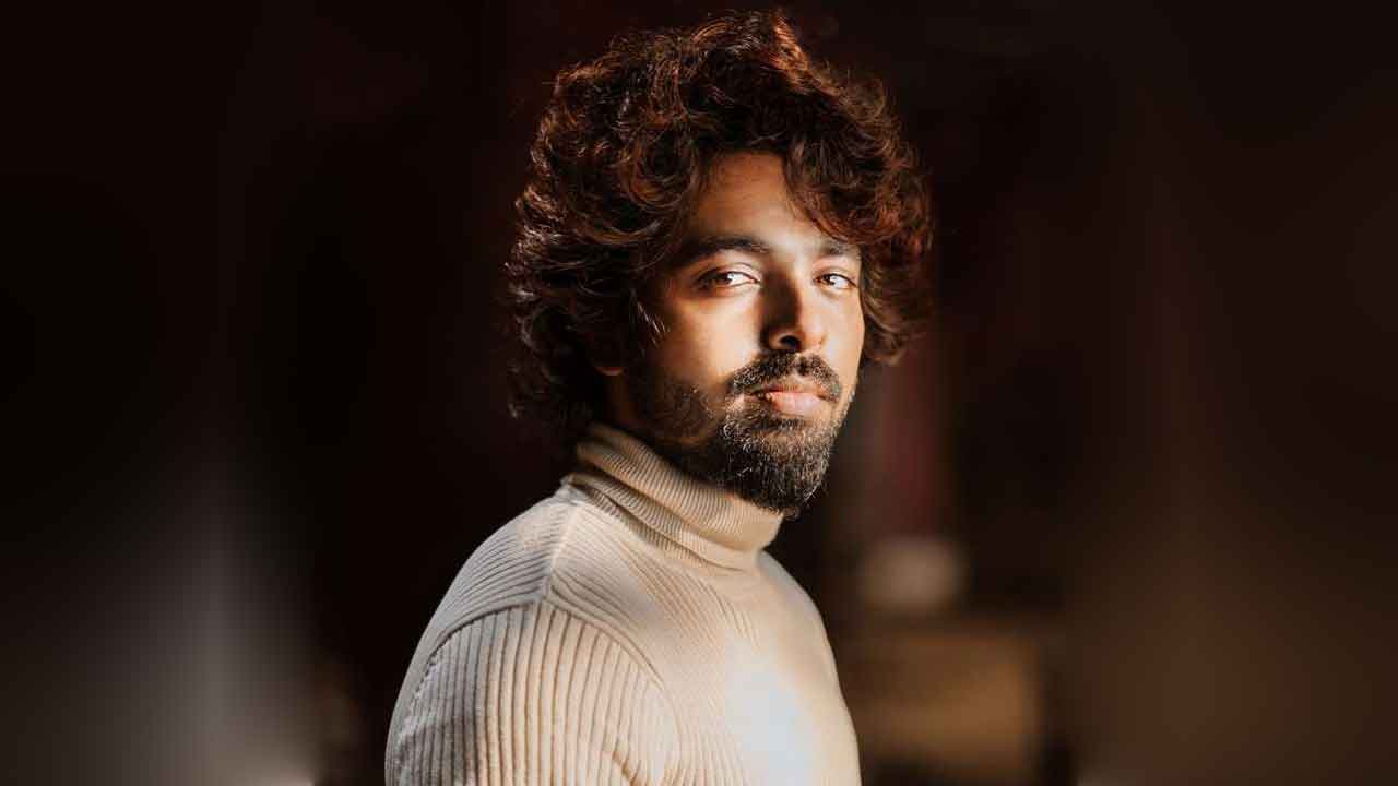 ట్రైబల్‌ మ్యూజిక్‌ను పరిశీలించా