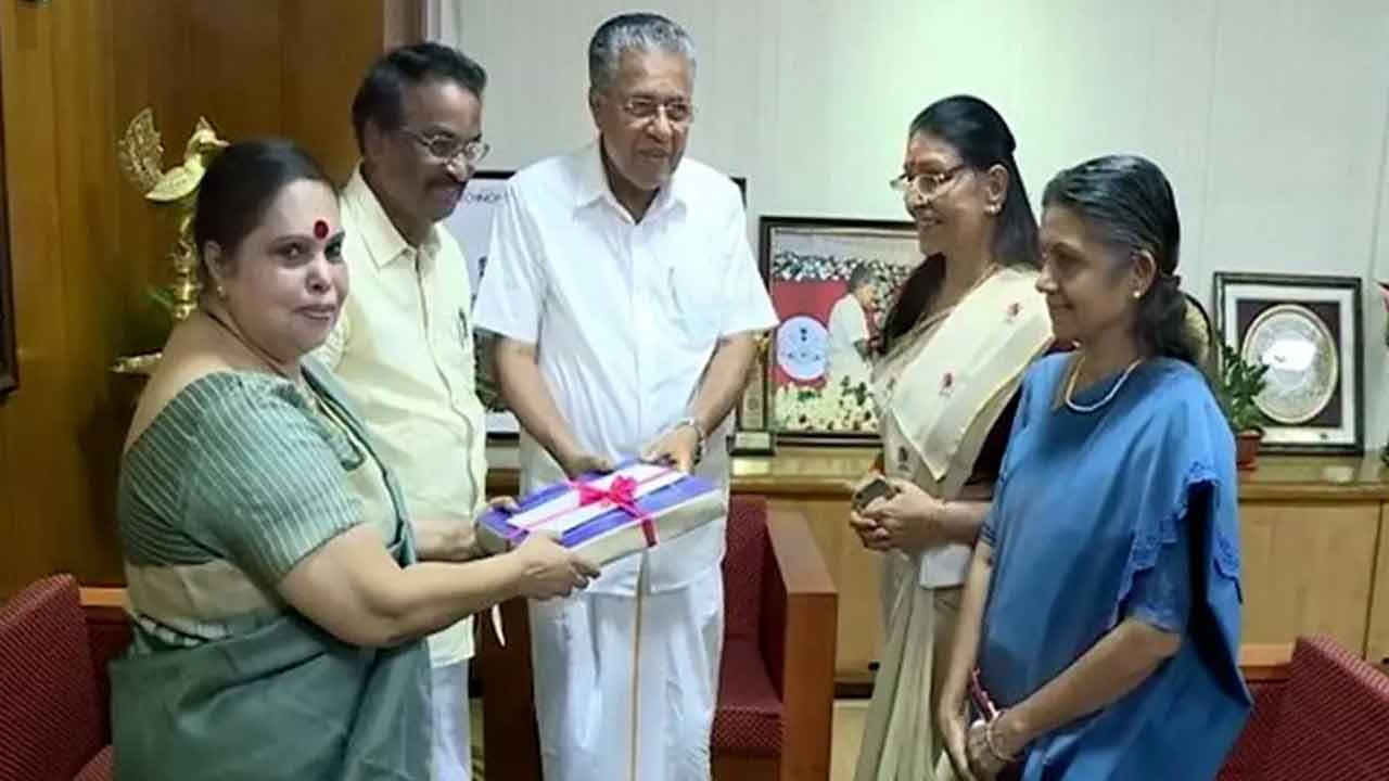 మలయాళ సినీ పరిశ్రమలో మహిళలపై వేధింపులు