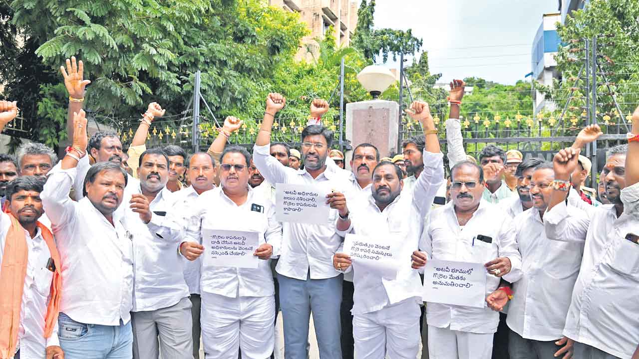 గొర్రెల పెంపకందారులపై వేధింపులు ఆపండి