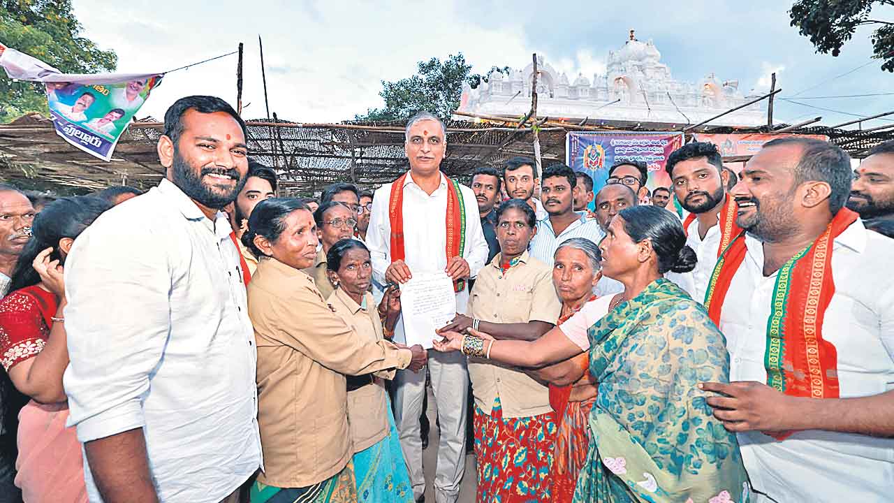 Harish Rao | గ్రామాల్లో కుక్కలు.. గురుకులాల్లో ఎలుకలు.. ప్రభుత్వానికి చీమకుట్టినట్టయినా లేదు: హరీశ్‌రావు