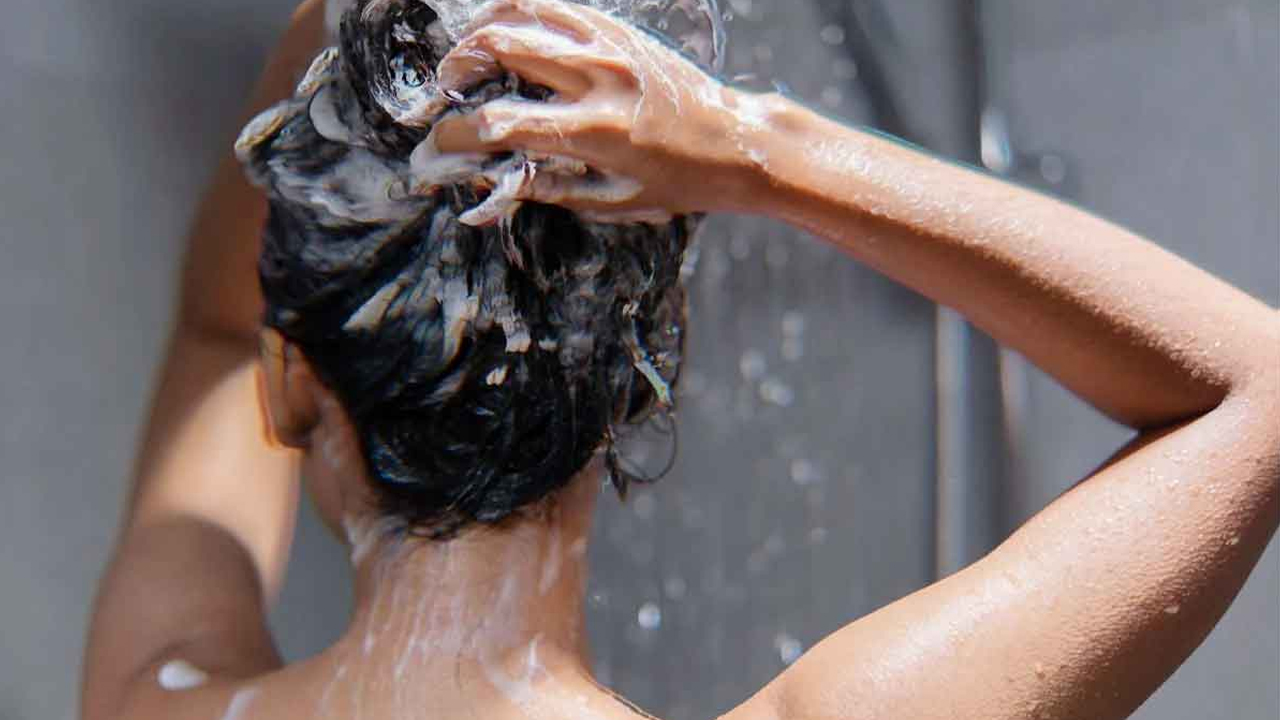 Head Bath | ఆ రోజు తలంటు స్నానం చేస్తే అన్నీ శుభాలే తెలుసా..?