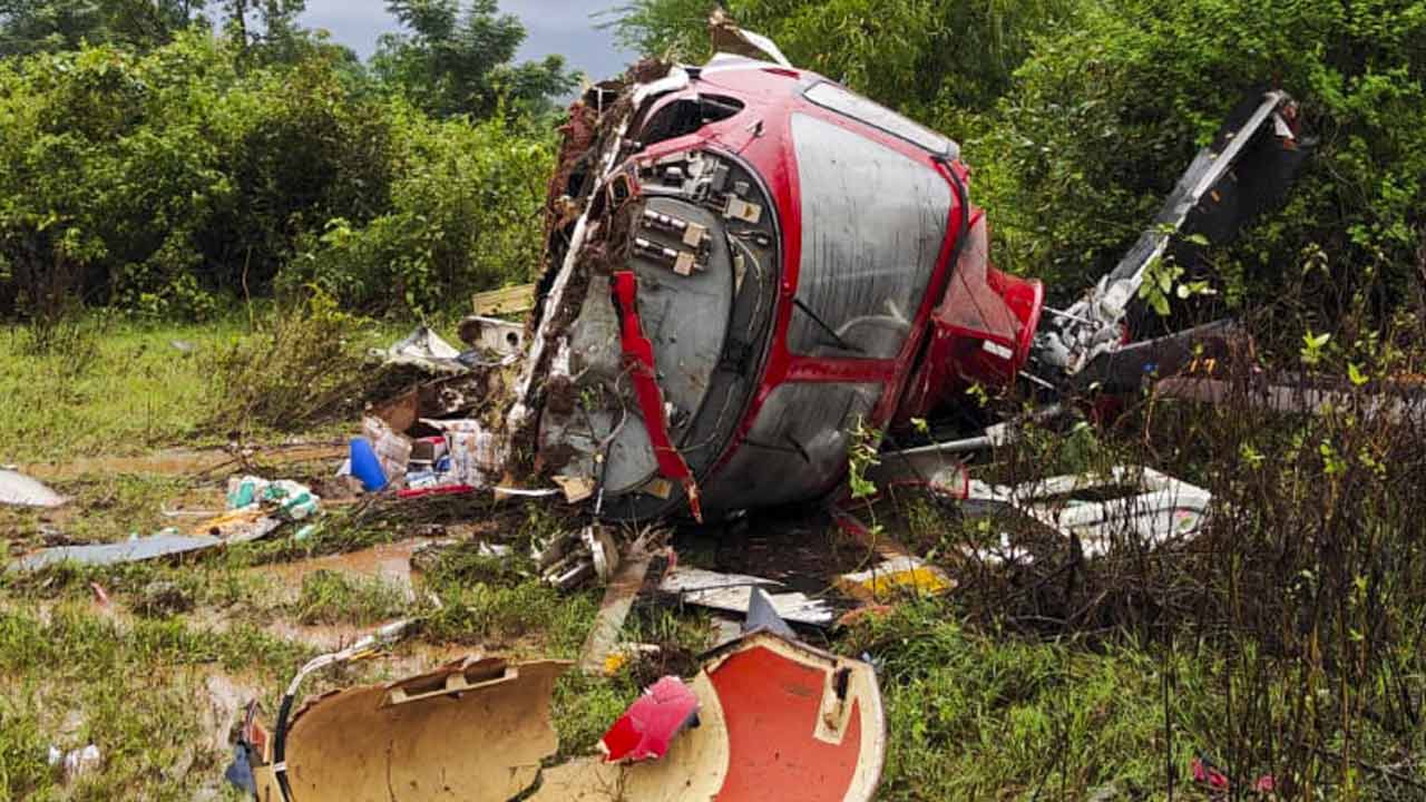 మహారాష్ట్రలో కూలిన హెలికాప్టర్‌
