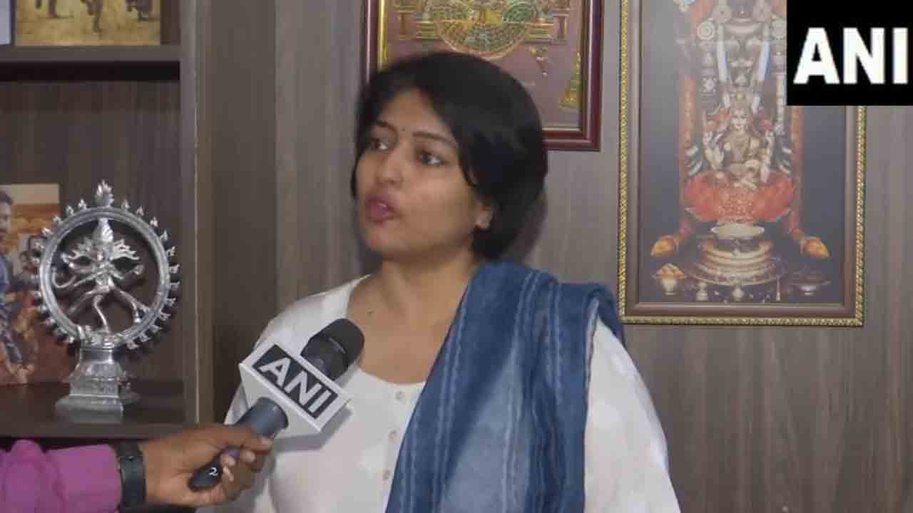 Gayathri Raguramm | సినీ పరిశ్రమలో మహిళలపై వేధింపుల కట్టడికి చర్యలు : కేంద్రాన్ని కోరిన నటి గాయత్రి రఘురాం