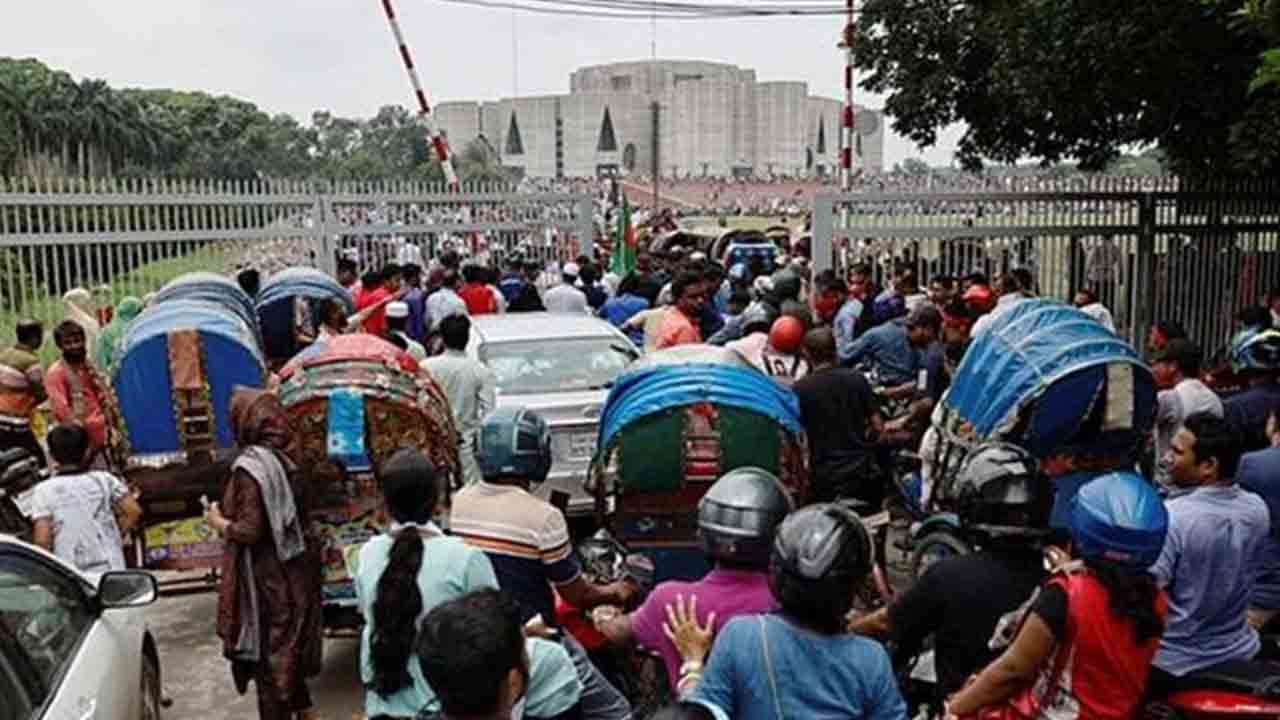 Bangladesh | బంగ్లాదేశ్‌లో హైకమిషన్‌పై భారత్‌ కీలక నిర్ణయం