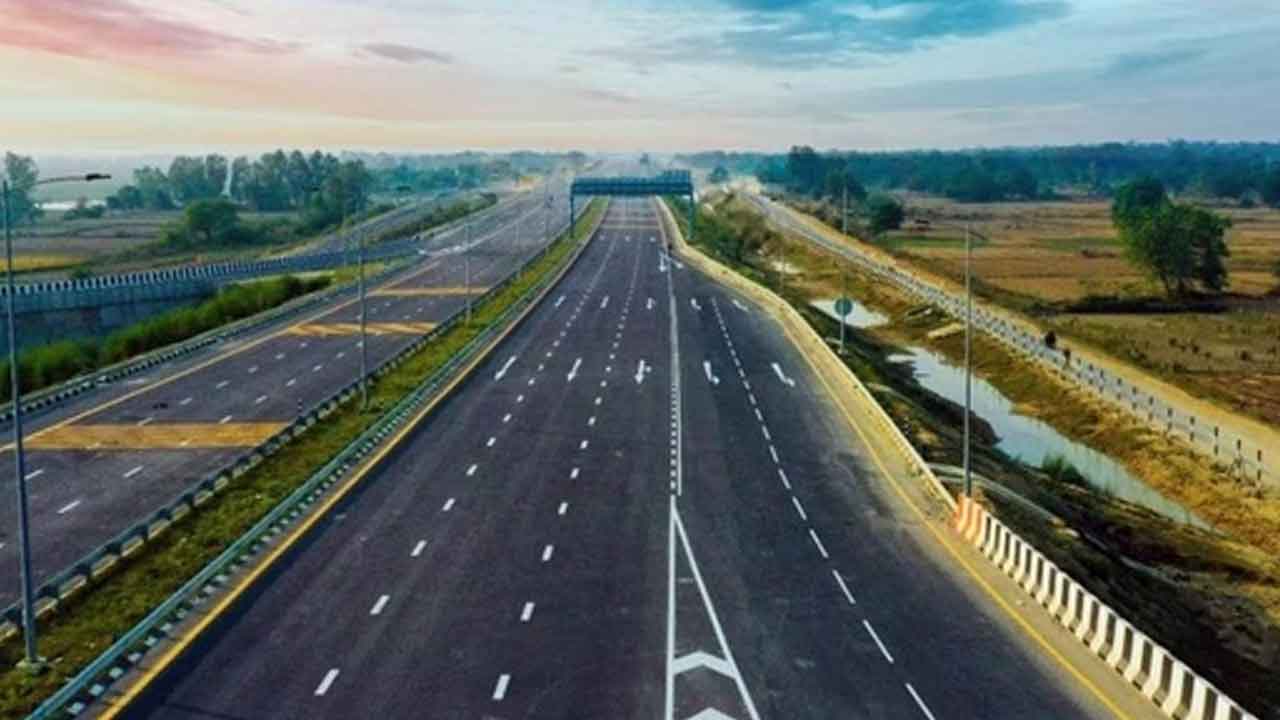 50 వేల కోట్లతో 8 హైస్పీడ్‌ రోడ్‌ కారిడార్లు