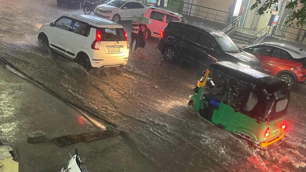 Hyd Rains | హైదరాబాద్‌లో పలుచోట్ల వర్షం.. వాహనదారులకు పాట్లు