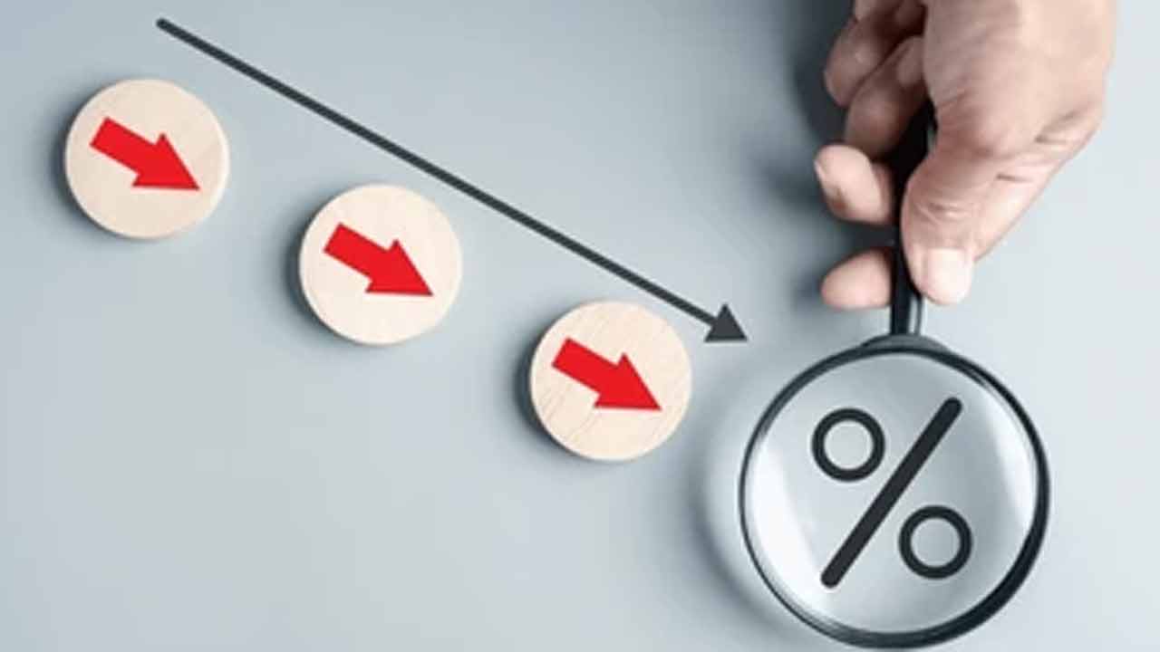 Jayanth Varma | ద్రవ్యోల్బణం తగ్గుముఖం.. వచ్చే సమీక్షలోనే వడ్డీ కోతలు: ఎంపీసీ సభ్యుడు జయంత్‌ వర్మ