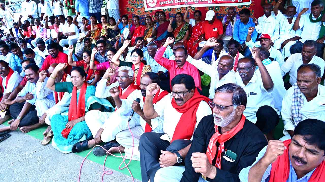 Loan waiver | ఎలాంటి షరతులు లేకుండా రుణ మాఫీ చేయాలి : జూలకంటి రంగారెడ్డి